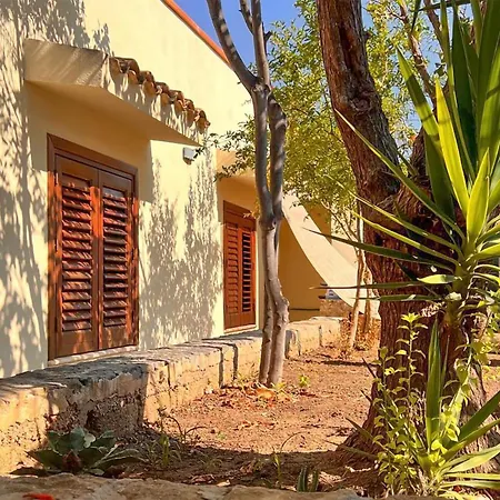 Curreri Holiday home *